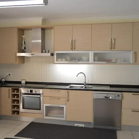 West House * לוריניה